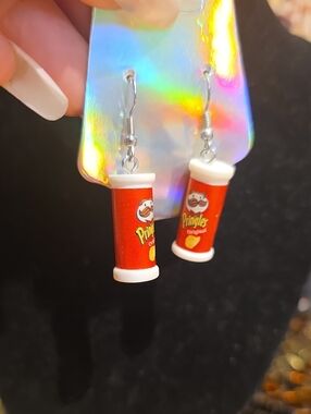 Novelty Red Pringle Can Dangle Earrings - Fun Snack-Themed Jewelry